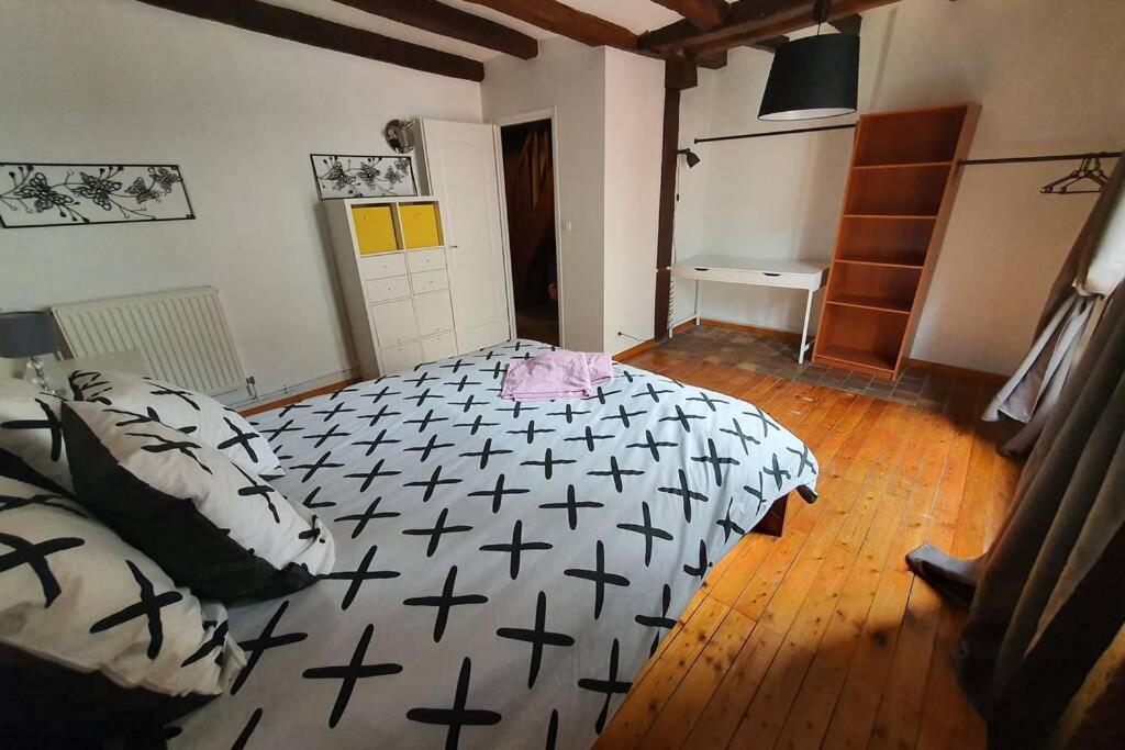 MAISON GÎTE ENTIER EN HYPER HYPER CENTRE AUX COEUR DES HALLES de TOURS de 2 à 7 PERSONNES Esterno foto