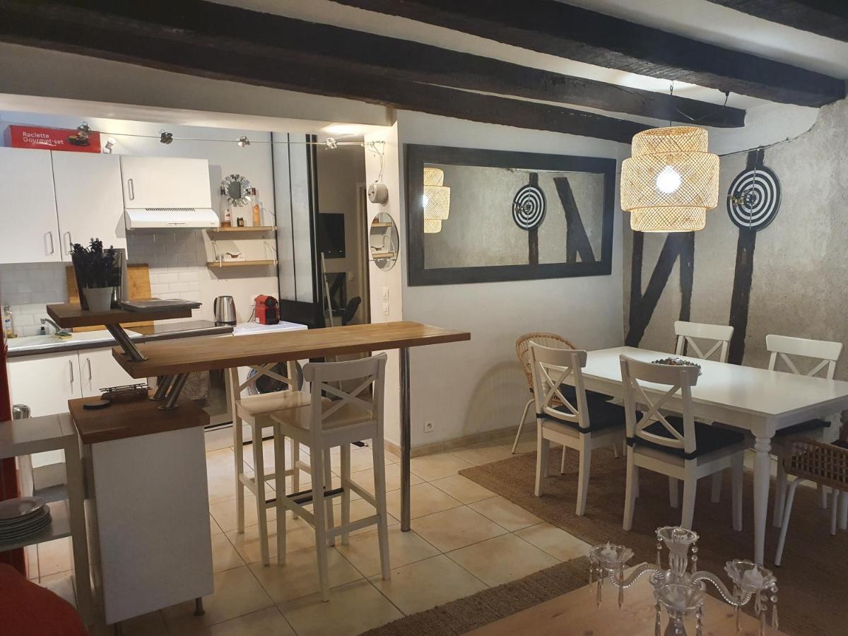 MAISON GÎTE ENTIER EN HYPER HYPER CENTRE AUX COEUR DES HALLES de TOURS de 2 à 7 PERSONNES Esterno foto